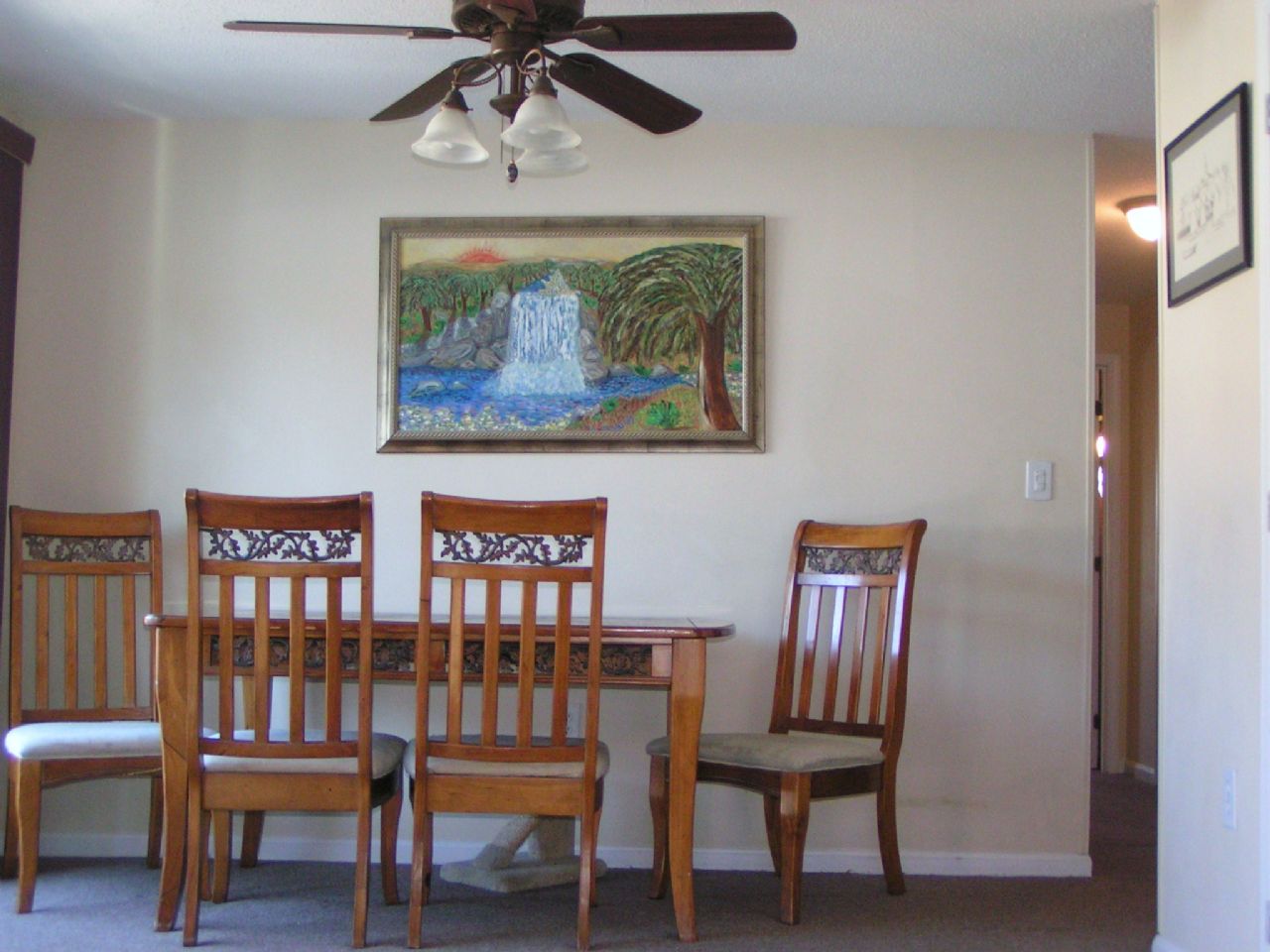 dining area accomodates large table & chairs
